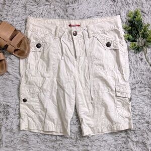 Unionbay Women's Cream Cargo Bermuda Shorts size 7
